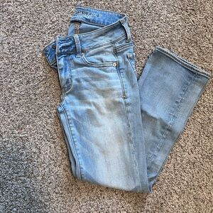 AEO Light Wash Artist Crop Jeans
